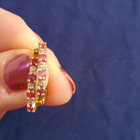 10kt gold hoop earrings